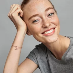 Pandora BRACELET À CHAÎNE SERPENTINE ET BARRE EN T COEUR 19 Pandora BRACELET À CHAÎNE SERPENTINE ET BARRE EN T COEUR -Mode Bijoux Boutique resizedPt 0847428640312d7e5f0804dcb8b2cd01 1