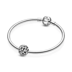 Pandora BBRELOQUE RONDE AJOURÉE SCINTILLANTE 14 Pandora BBRELOQUE RONDE AJOURÉE SCINTILLANTE -Mode Bijoux Boutique resizedPt 65a54865de989d0a6a60a8ad5b07e071