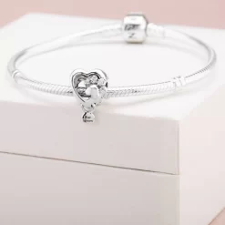 Pandora BRELOQUE COEUR ET PATTE SCINTILLANTE -Mode Bijoux Boutique resizedPt e2d083a5fd066b082d93042169313e21 1